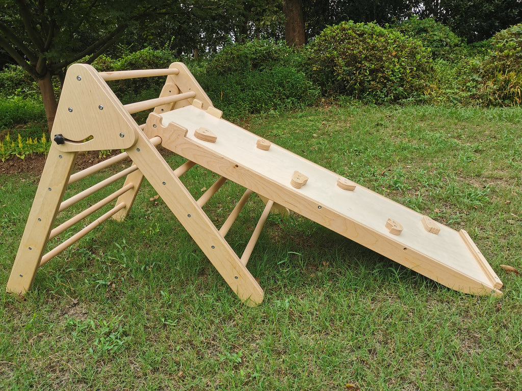 Combo mobiliario para escalar tipo pikler con rampa/resbaladilla, triangulo de escalar y arco.